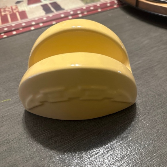 Longaberger Pottery Woven Traditions Taco holder/napkin holder in Yellow - Picture 2 of 3